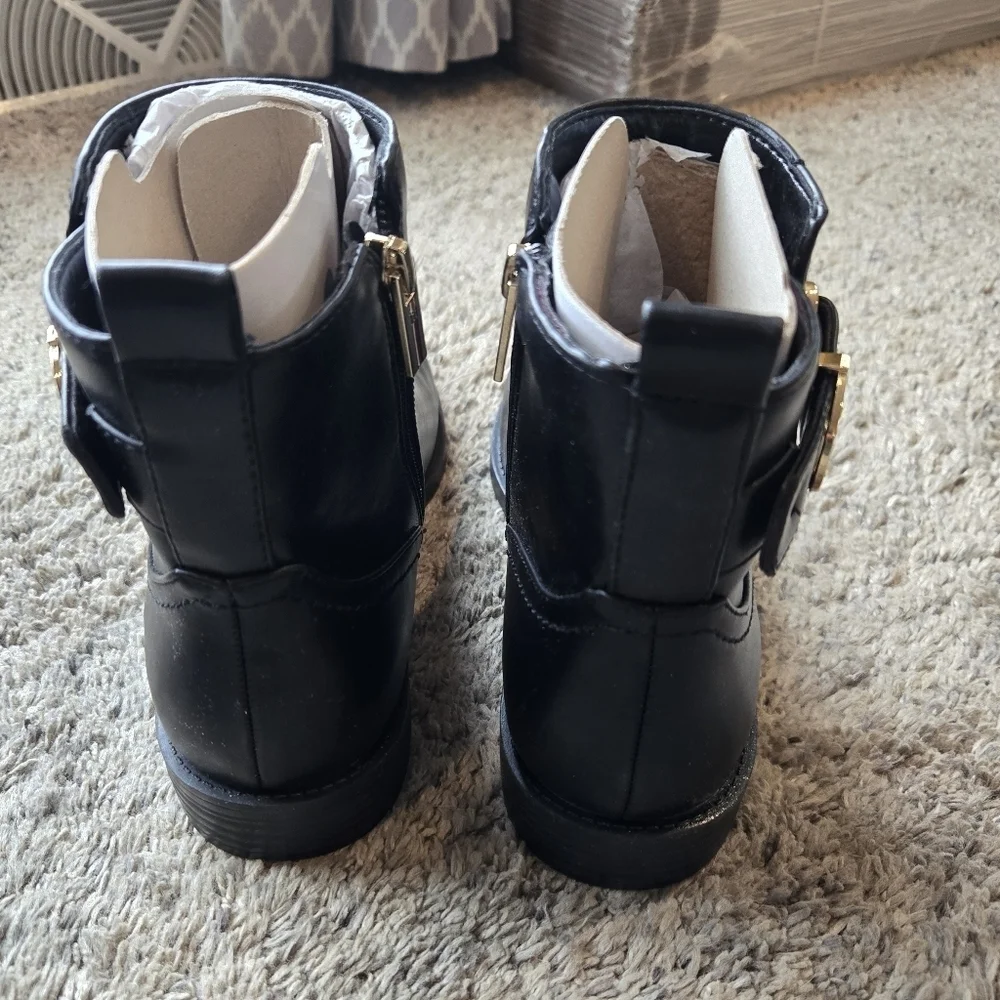 NWOB Tommy Hilfiger Rezin Boots Size 6.5